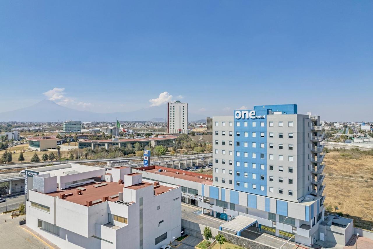 One Puebla Angelopolis Periferico Hotel Exterior photo